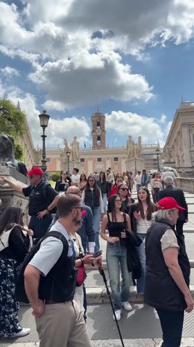 Crowds gather at Rome's Vittorio Emanuele II Monument