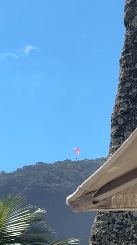 Clear skies recorded over Rio de Janeiro on sunny afternoon