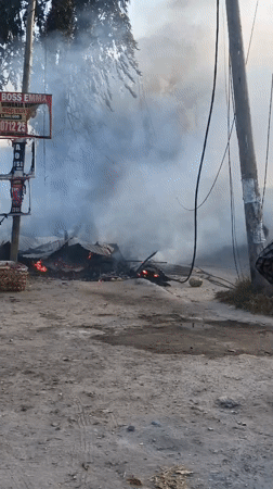 Building fire draws firefighters and crowds in Dar es Salaam