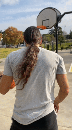 Basketball and yoga activities recorded in Buenos Aires parks