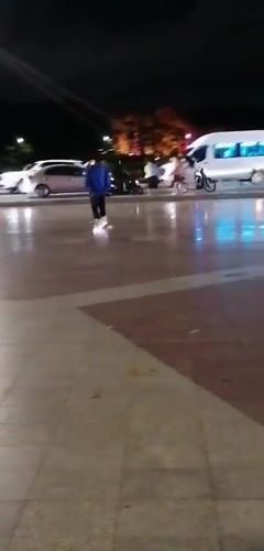 Nighttime skating and socializing at a Da Lat outdoor plaza