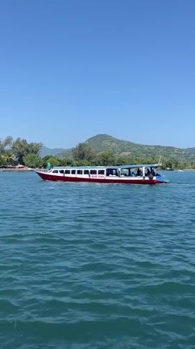 Morning boat traffic observed off Indonesian coast near Pemenang Timur