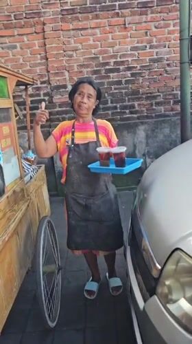 Beachside food stalls and tropical walkways in Denpasar