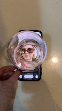 Glass distorts iPhone video display in Kragujevac