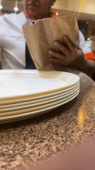 Food service worker in LECARO uniform observed in Mexico City