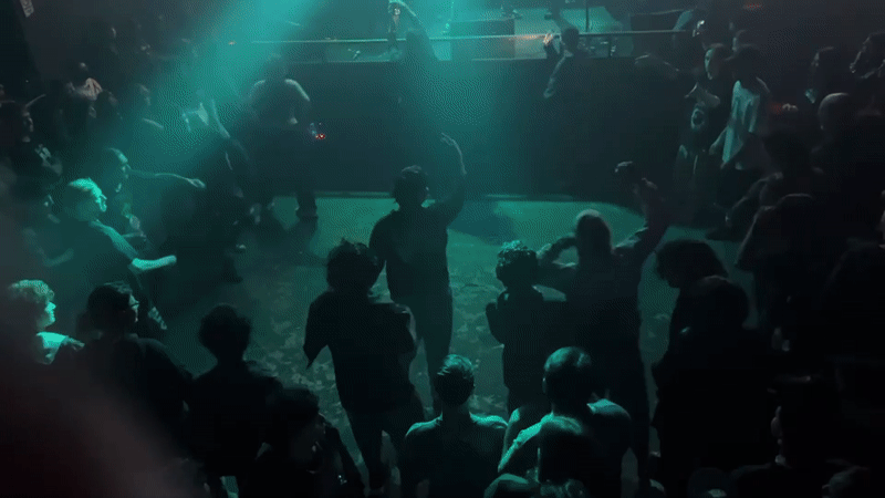 Concert-goer documents venue experience in Buenos Aires early morning