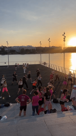 Outdoor fitness class draws 30 participants in Kazan