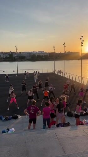 Outdoor fitness class draws 30 participants in Kazan