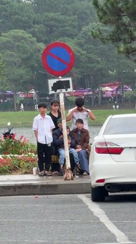 Morning street life documented across Da Lat Vietnam