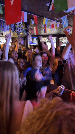 Knicks NBA Championship celebration erupts at packed New York bar