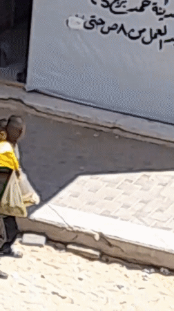 Daily movement and displacement in Khan Yunis amid ongoing destruction