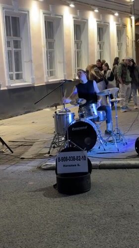 Evening street festival brings music and games to Rusanovo