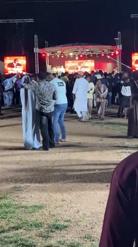 Nighttime concert draws crowds in Offatedo, Nigeria