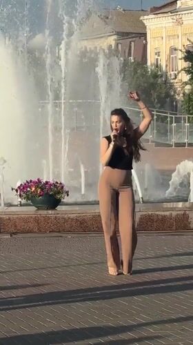 Street performers and families enjoy sunny afternoon in Astrakhan