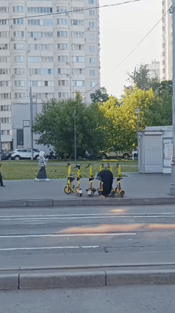Late-night street scenes near a Moscow waterfront