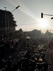 Cycling festival draws crowds to Sragen city center