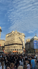 Large crowd gathers at Buenos Aires Obelisco plaza