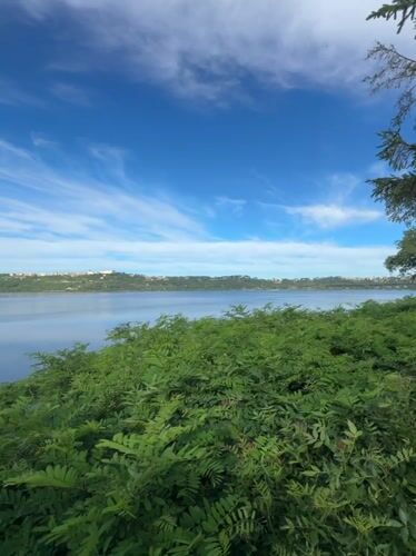 Quiet morning documented at Lake Albano, Castel Gandolfo