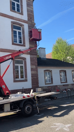 Morning maintenance and street scenes documented in Strasbourg