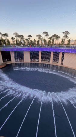 Evening fountain display draws witnesses in Krasnodar park