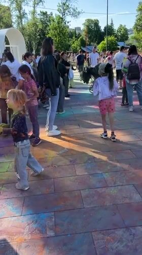 Holi color festival draws crowds to Ufa plaza celebration