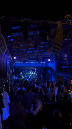 Live band performs for large crowd in Moscow