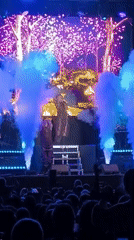 Musical performance draws crowds at Spanish spring festival