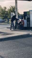 Vehicle maintenance stops in Chambœuf, France