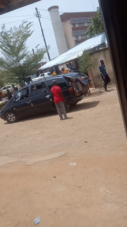 Street activity and parked vehicles observed in Dadi Riba