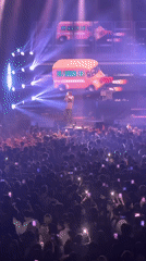 Concert performer draws large crowd with phones in Moscow