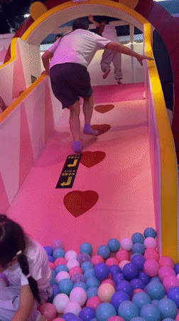 Indoor playground session in Panyu District with kids and adults