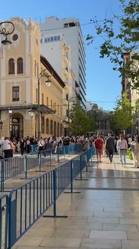 Traditional Valencian dress parade fills Alicante streets