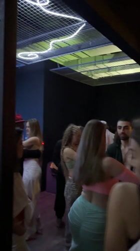 Dancing crowd gathers at Caribe Flow Fest in Moscow