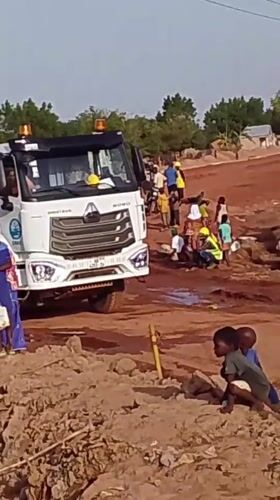 Daily life documented on Tamale's unpaved streets amid development