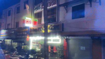 Evening street scenes captured in Vietnam's Phu Thuy Ward