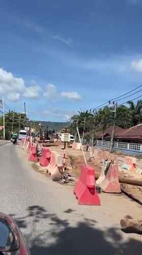 Nighttime road construction underway in Ko Samui area