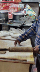 Street food prep and daily life in Vashisht village