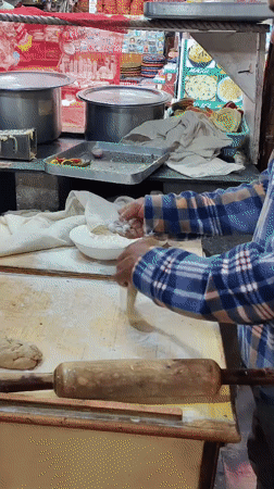 Street food prep and daily life in Vashisht village