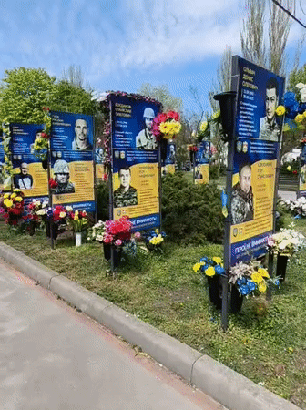 Morning street life documented in Kryvyi Rih, Ukraine