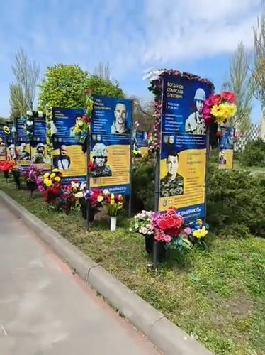 Morning street life documented in Kryvyi Rih, Ukraine