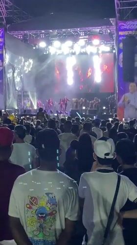 Nighttime outdoor concert draws crowds in Tinaquillo, Venezuela