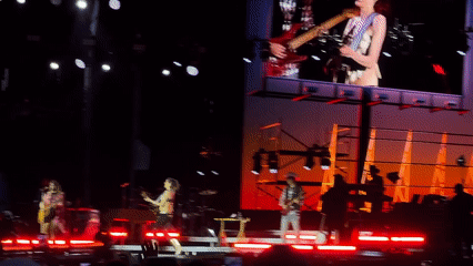Late-night concert featuring female performers held in Mexico City