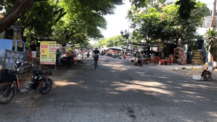 Daily street life documented in Đà Nẵng Vietnam