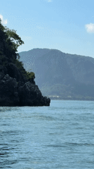 Island hopping boat trip near Ban Klong Haeng, Thailand