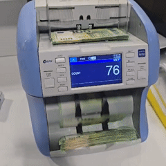 Currency counting machine operates with Euro notes in Sofia