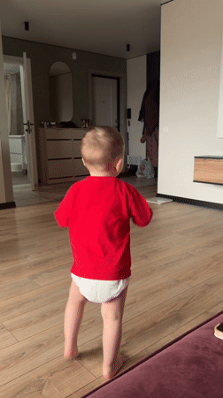 Toddler's morning routine captured in Chaikovsky home