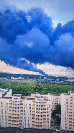 Large fire and smoke over industrial Horishni Plavni, Ukraine