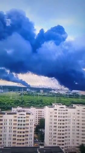Large fire and smoke over industrial Horishni Plavni, Ukraine