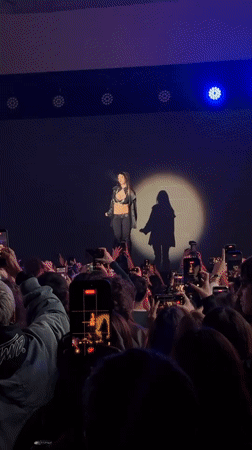 Woman performs for large crowd in Buenos Aires