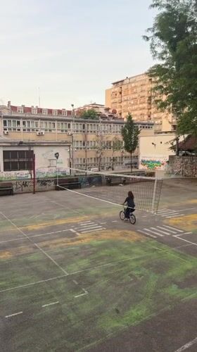 Belgrade street life captured in nine memories across afternoon